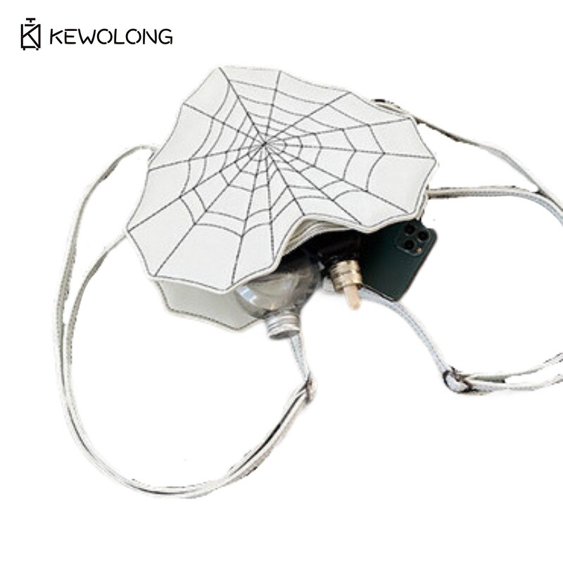 Gothic Bat Shape Shoulder Bag  - Embroidery Bag recension och pris